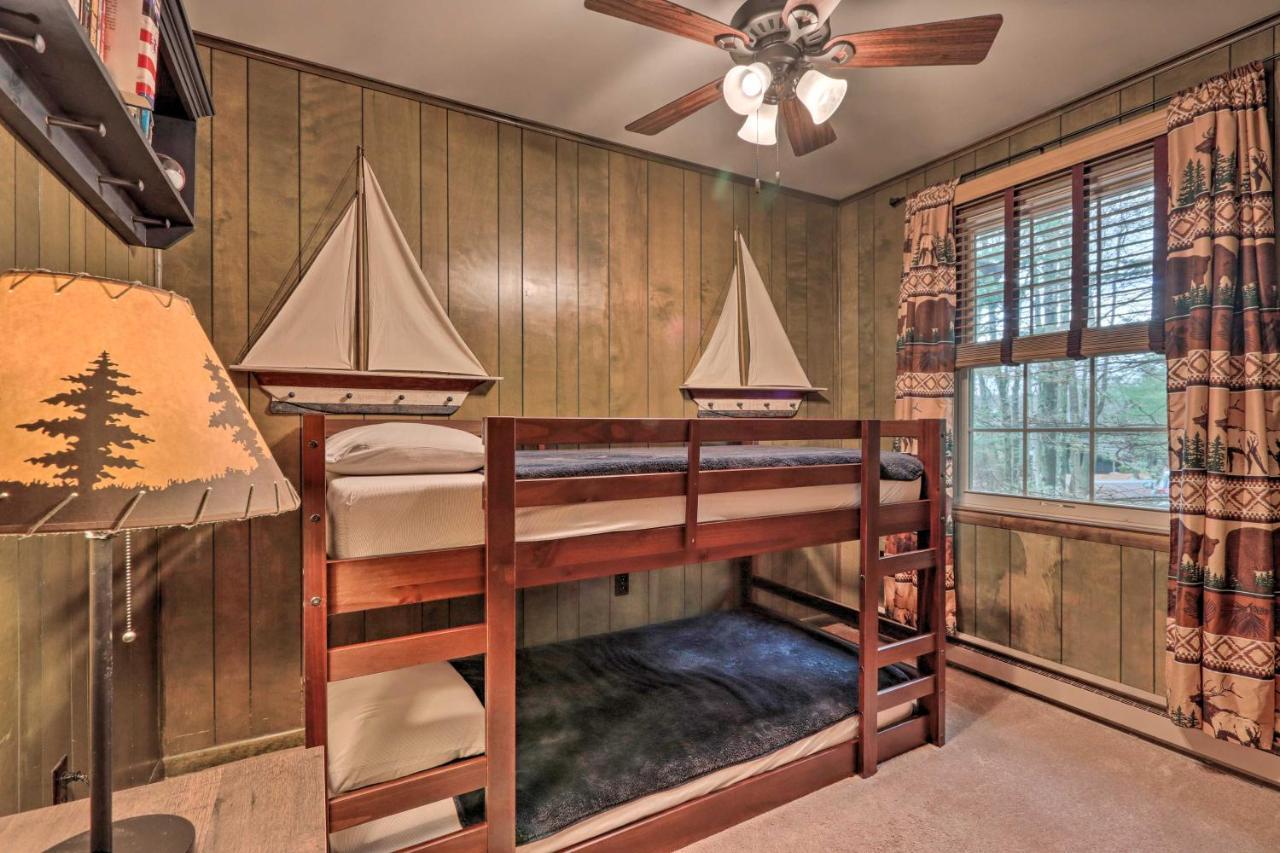 Poconos Home With Game Room Walk To Lake Harmony! Dış mekan fotoğraf